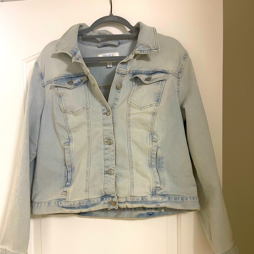 New Time & Tru Light Denim Blue Jeans Jacket Size XL (16-18). A Wardrobe Staple!